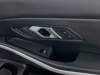 2025 BMW 3 Series 330i — photo 29