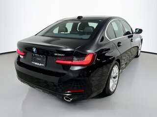 2025 BMW 3 Series 330i — photo 3