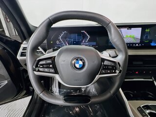 2025 BMW 3 Series 330i — photo 15