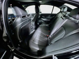 2025 BMW 3 Series 330i — photo 26