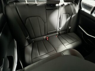 2025 BMW 3 Series 330i — photo 30