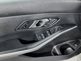 2025 BMW 3 Series 330i — photo 14