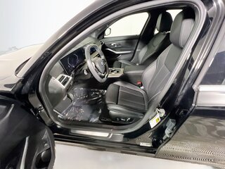 2025 BMW 3 Series 330i — photo 12