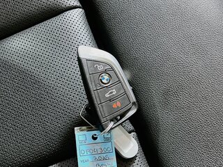 2025 BMW 3 Series 330i — photo 33