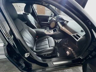 2025 BMW 3 Series 330i — photo 28