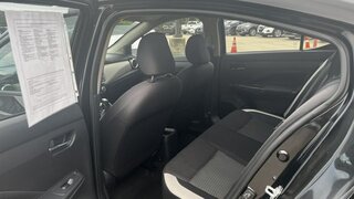 2021 Nissan Versa Sedan SV — photo 10