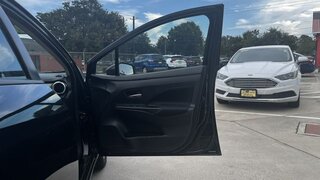 2021 Nissan Versa Sedan SV — photo 12