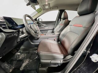 2026 Nissan Kicks SR — photo 12