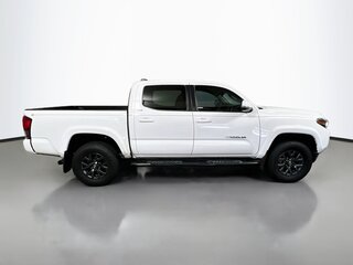 2022 Toyota Tacoma SR5 — photo 2
