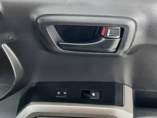 2023 Toyota Tacoma SR5 — photo 29