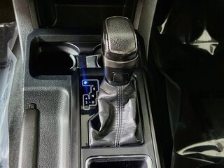 2019 Toyota Tacoma SR — photo 19