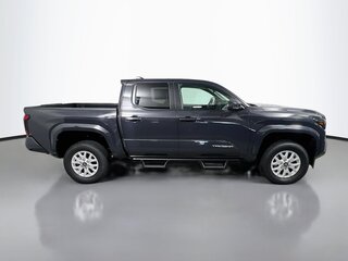 2026 Toyota Tacoma SR5 — photo 2