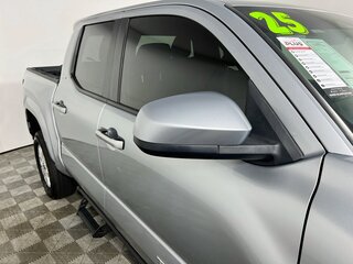 2025 Toyota Tacoma SR5 — photo 10