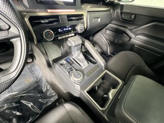 2025 Toyota Tacoma SR5 — photo 22