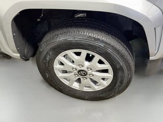 2025 Toyota Tacoma SR5 — photo 11