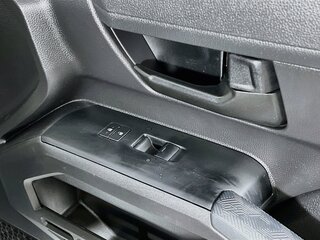 2025 Toyota Tacoma SR5 — photo 29
