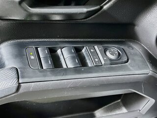 2025 Toyota Tacoma SR5 — photo 14