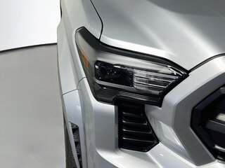 2025 Toyota Tacoma SR5 — photo 9