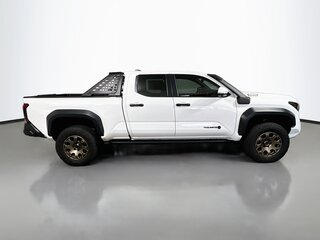 2025 Toyota Tacoma Trailhunter — photo 2