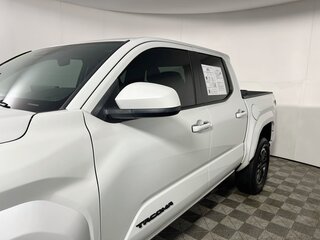 2024 Toyota Tacoma TRD Sport — photo 9
