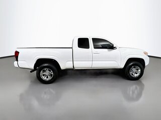 2022 Toyota Tacoma SR — photo 2
