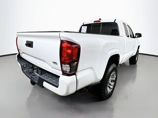 2022 Toyota Tacoma SR — photo 3