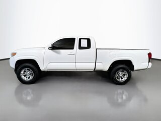 2022 Toyota Tacoma SR — photo 6