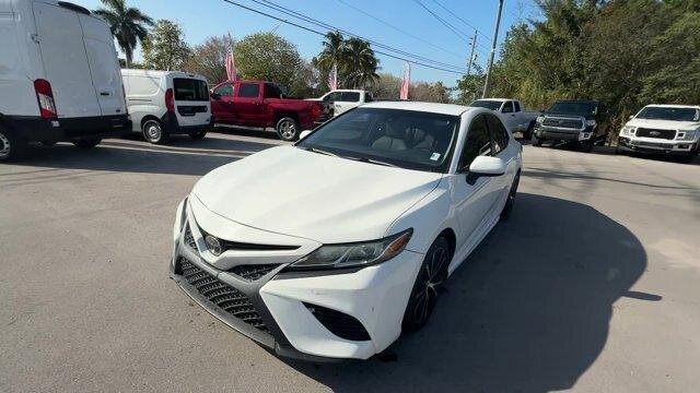 Toyota Camry SE 2018