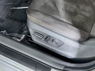 2019 Toyota Camry LE — photo 13