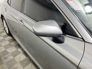 2019 Toyota Camry LE — photo 10