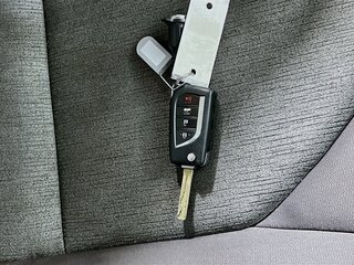 2019 Toyota Camry LE — photo 32