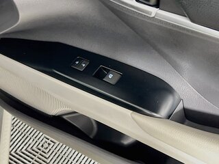 2019 Toyota Camry LE — photo 28