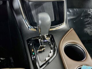 2018 Toyota Avalon Limited — photo 21