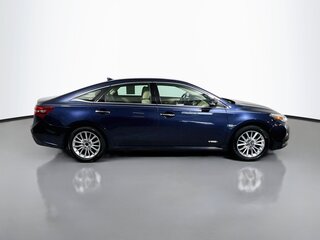 2018 Toyota Avalon Limited — photo 2