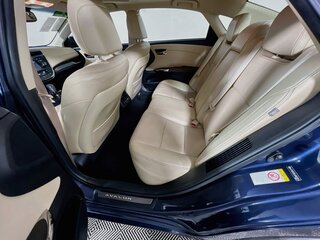2018 Toyota Avalon Limited — photo 26