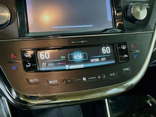2018 Toyota Avalon Limited — photo 23