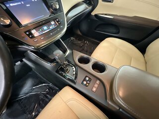 2018 Toyota Avalon Limited — photo 22