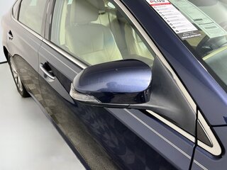 2018 Toyota Avalon Limited — photo 10
