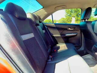 2014 Toyota Camry SE — photo 23