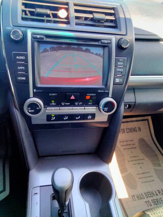 2014 Toyota Camry SE — photo 16