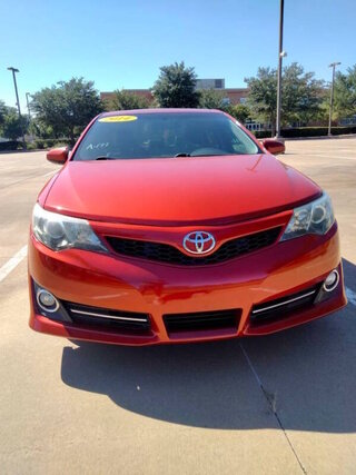 2014 Toyota Camry SE — photo 2
