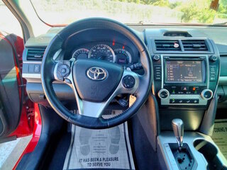 2014 Toyota Camry SE — photo 15