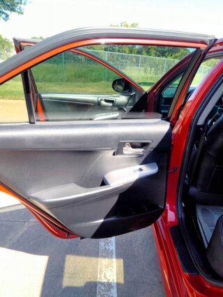 2014 Toyota Camry SE — photo 11