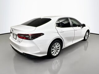 2024 Toyota Camry LE — photo 3