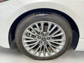 2021 Toyota Avalon Limited — photo 11