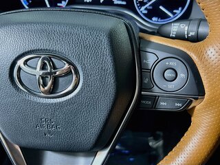 2021 Toyota Avalon Limited — photo 17