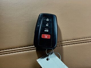2021 Toyota Avalon Limited — photo 33