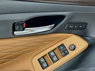 2021 Toyota Avalon Limited — photo 14