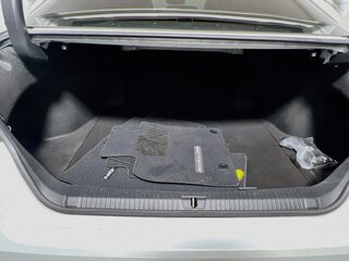 2021 Toyota Avalon Limited — photo 31