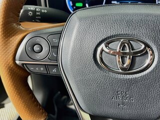 2021 Toyota Avalon Limited — photo 16